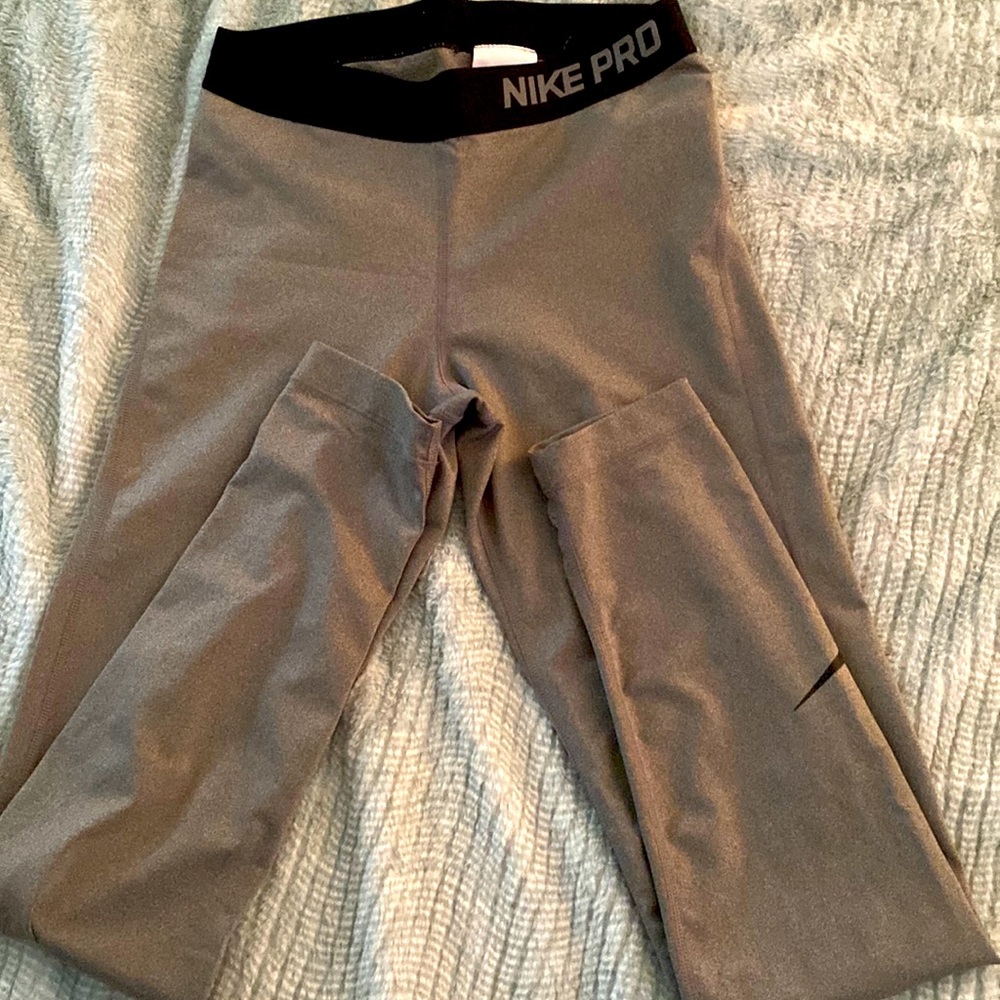 Grey nike pro leggings